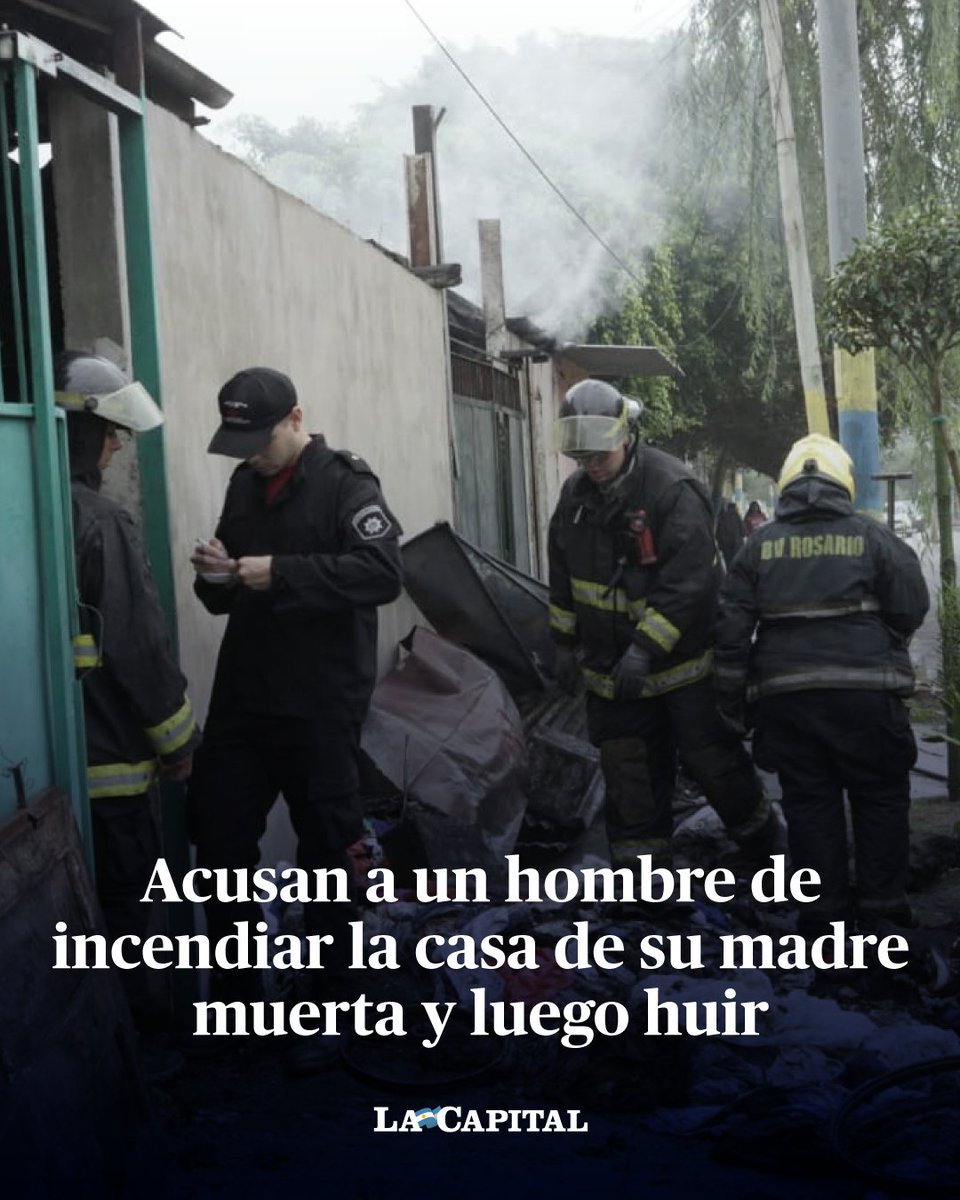 👨🏻‍🚒 Investigan si fue intencional el incendio que destruyó una casa en zona norte donde vivían una mujer y su hijo, ambos acumuladores compulsivos → lacapital.com.ar/c10130599 Foto: La Capital / Sebastián Suárez Meccia