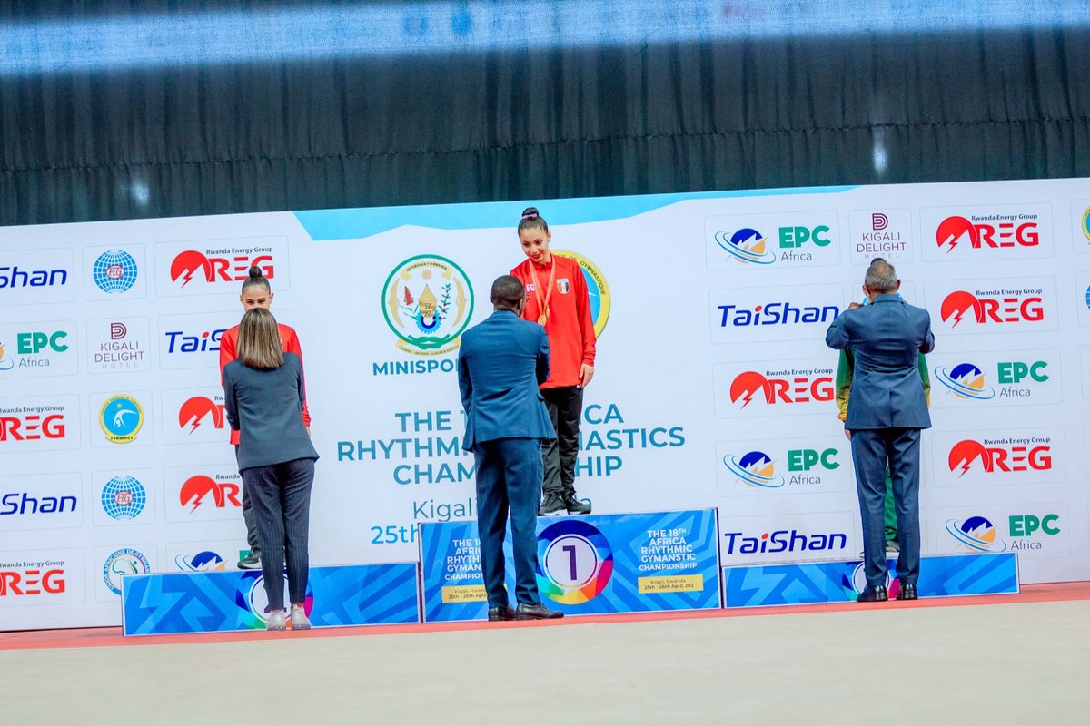 AMAFOTO: Misiri na Afurika y'Epfo nibyo bihugu byatwaye imidali mu cyiciro cy'abakiri bato bageze ku rwego rwa nyuma (Finals) mu bice bigize irushanwa (Ball, Ribbon, Hoop & Clubs) mu Gikombe cy'Afurika cya Gymnastic 2024 kiri kubera mu Rwanda muri BK Arena. #inyarwanda…
