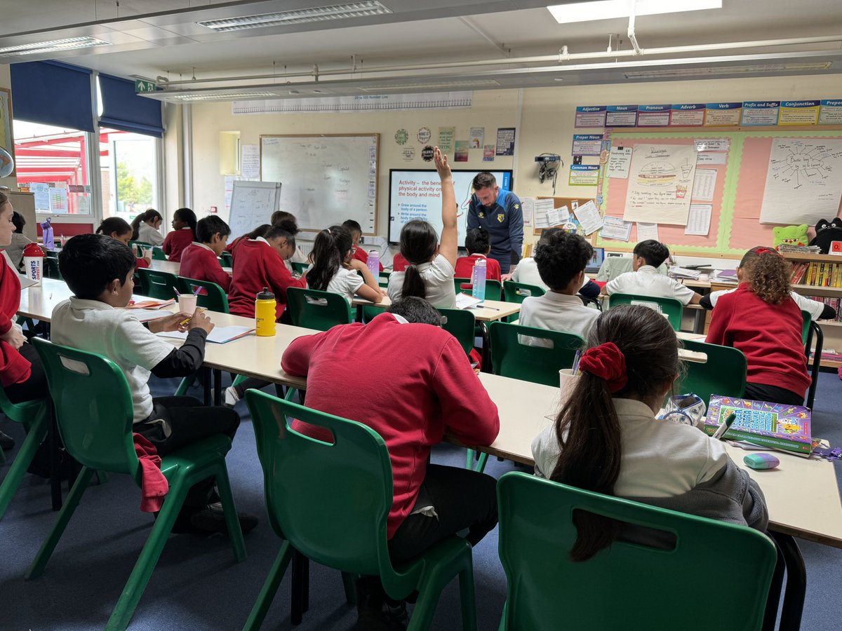 Week two of @WatfordFC supporting us through our ‘Joy of Moving’ programme! During our 6 week course we are learning practical skills in various sports alongside learning the theory of how to have a healthy mind and body! @MissMcCCTS @CTS_Watford