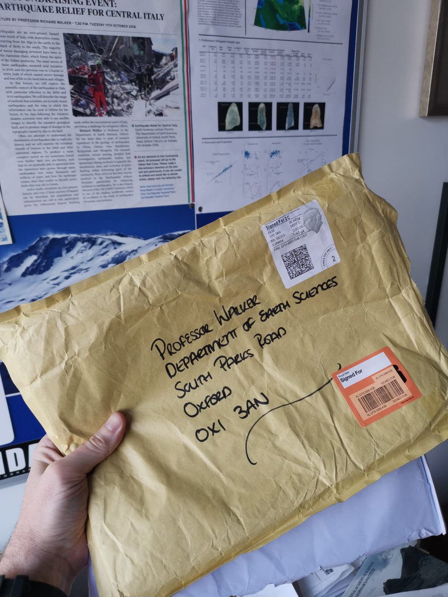 Delighted to receive a package of letters from the children at @PrimaryWestern about their recent lessons on earthquakes and volcanoes! Looking forward to reading and sending a reply @OxUniEarthSci @NERC_COMET