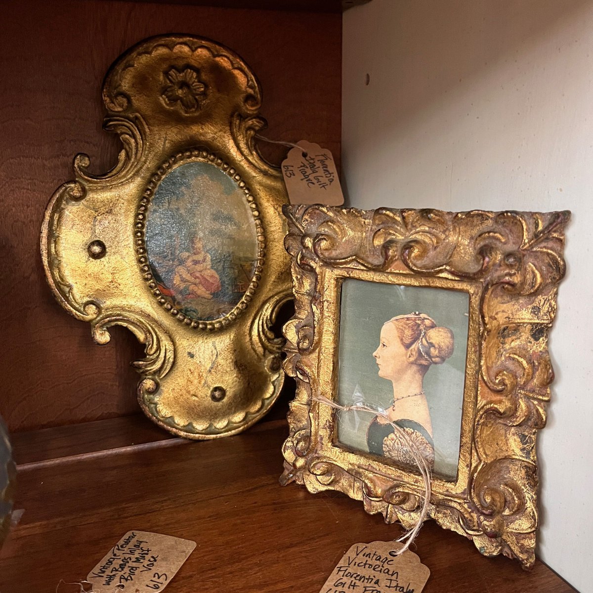 Just dropped a few Antique Italian Gilt Vignettes into my booth at the Exmore Antique Emporium - come see what's new!

#exmore #esva #easternshoreva #antiques #retrohome #retroaesthetic #exmoreva #exmoreantiqueemporium #exmoreantiques #antiquesexmore #vendormall #homedecor