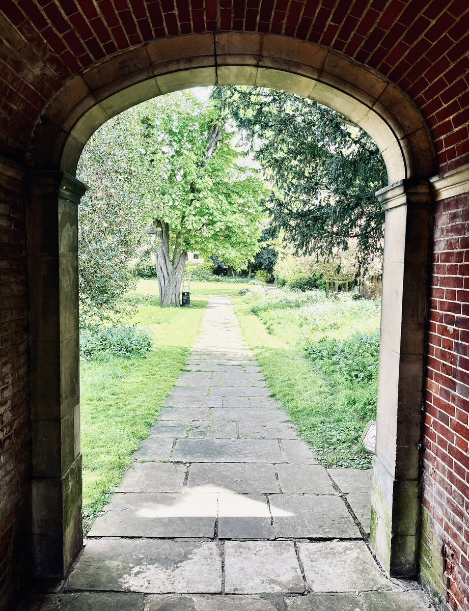 The James Stuart Garden in Norwich (named for the pro-women’s suffrage MP) is the closest public green space to Thomas Browne’s meadow (sadly now a car park) where he conducted botanical observations that informed his ‘Observations on Grafting’ & perhaps ‘The Garden of Cyrus’.