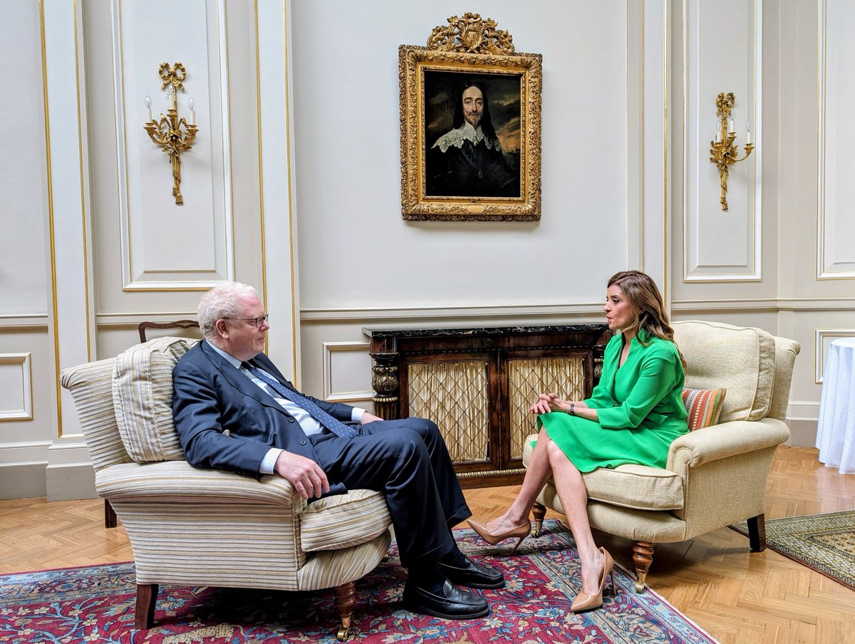 Overlooked by a portrait of Charles 1 in the King’s Gallery, Master Michael Cole-Fontayn and news presenter Freeman @dani_sinha1, had a catch-up on his Mastership year so far. He also thanked his Wardens and the Clerk’s team for supporting him. #leadership #fellowship #future