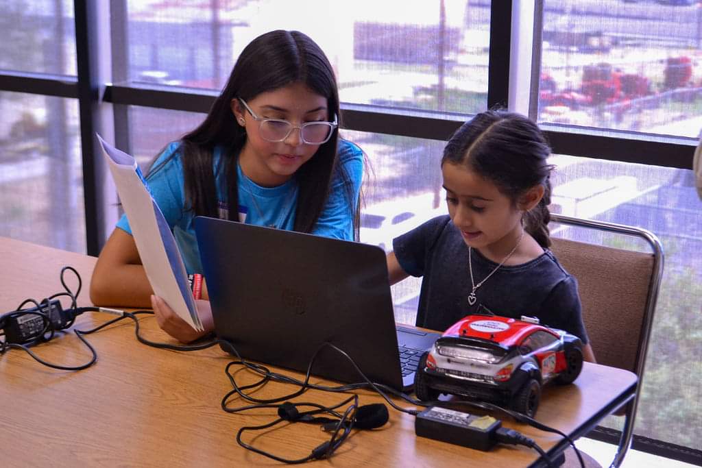 #FlashbackFriday to our 2023 Code Jams! We always have a good time at our Jams and we're excited to be able to offer an all-girls and nonbinary Jam this year. Register for FREE here: bit.ly/2024GirlsJam
We can't wait to code with you 😊