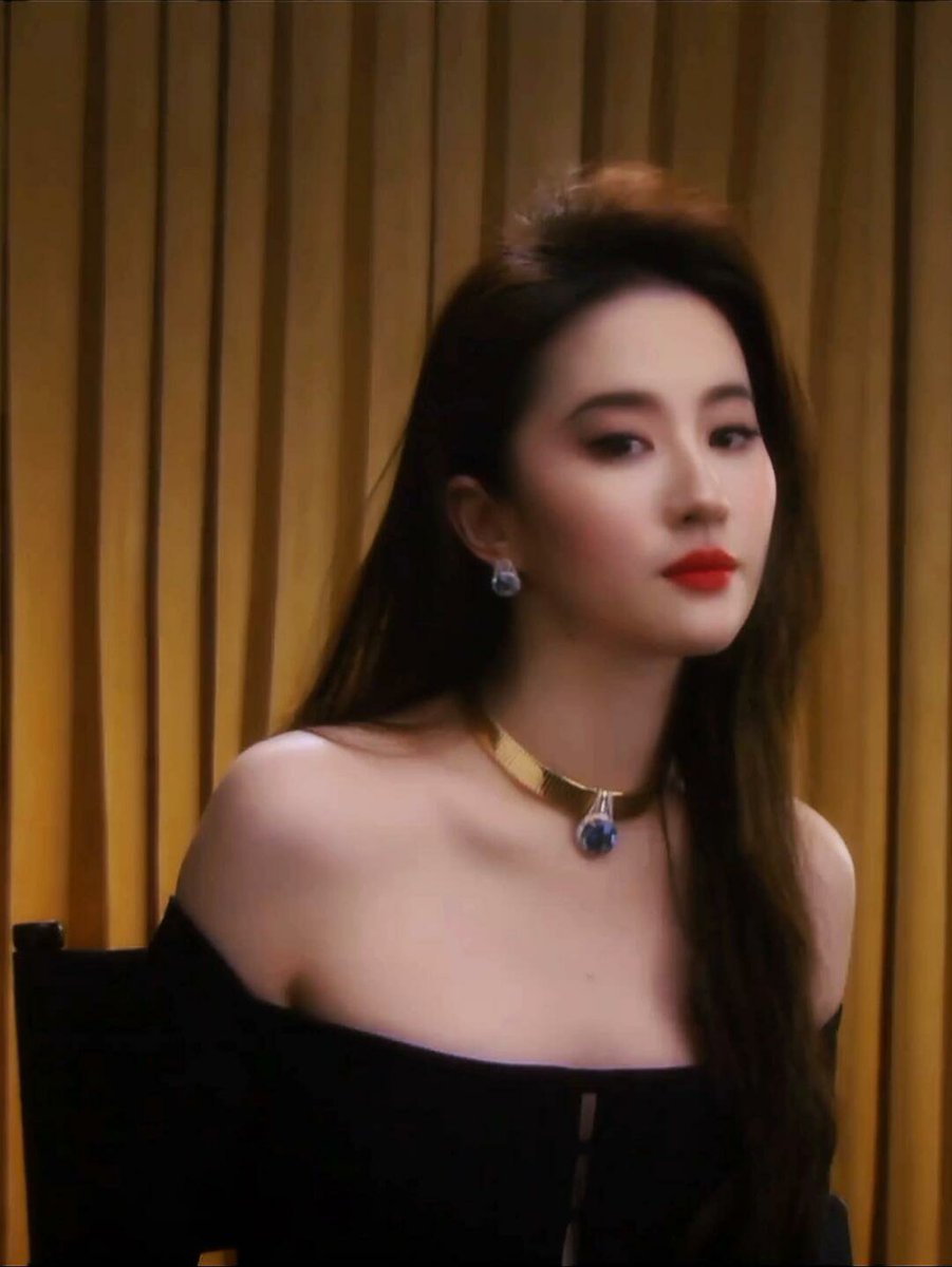 Goddess👸🏻❤️🌟  @yifei_cc

#LiuYifei #刘亦菲 #劉亦菲 #CrystalLiu #LưuDiệcPhi #หลิวอี้เฟย #ЛюИфэй #유역비 #リウ・イーフェイ #YifeiLiu #Mulan #花木兰 #MeetYourself #TheTaleOfRose  #ADreamOfSplendor #玫瑰的故事