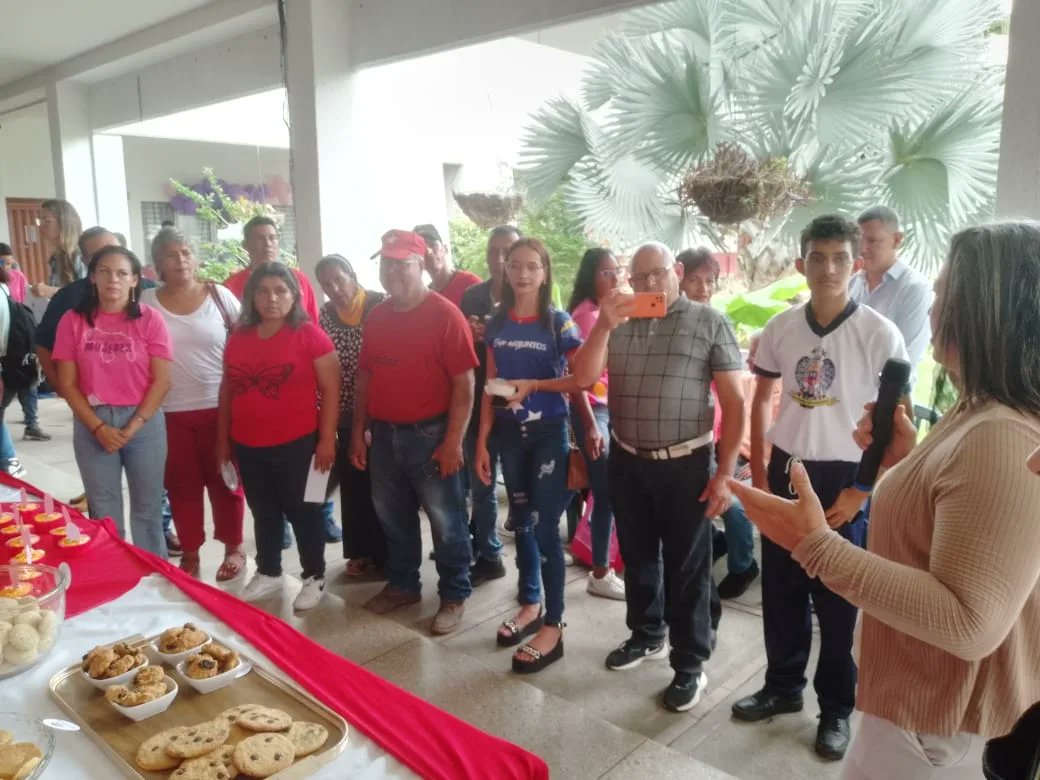 En Guanare, se realizó el cierre de formaciónes en el CFS Pedro Pérez Delgado, donde se expusieron 14 muestras representativa de unidades curriculares en diferentes perfiles productivo laborales, dónde más de 300 personas lograron culminaron sus formaciónes. #RealityShowFactorM