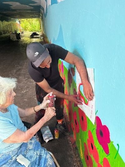 Intergenerational Week: From ‘Nans with Cans’ street artists to nursery rhymes caretalk.co.uk/celebrate/inte… @StarandGarter