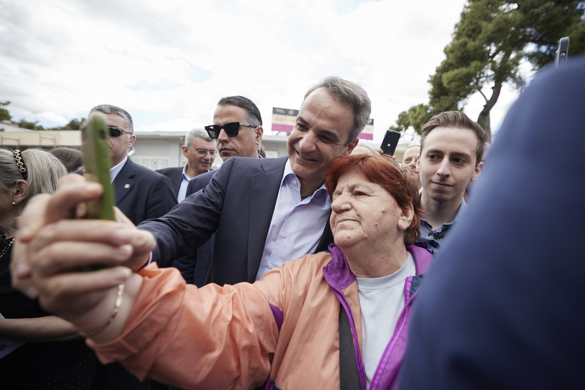 kmitsotakis tweet picture