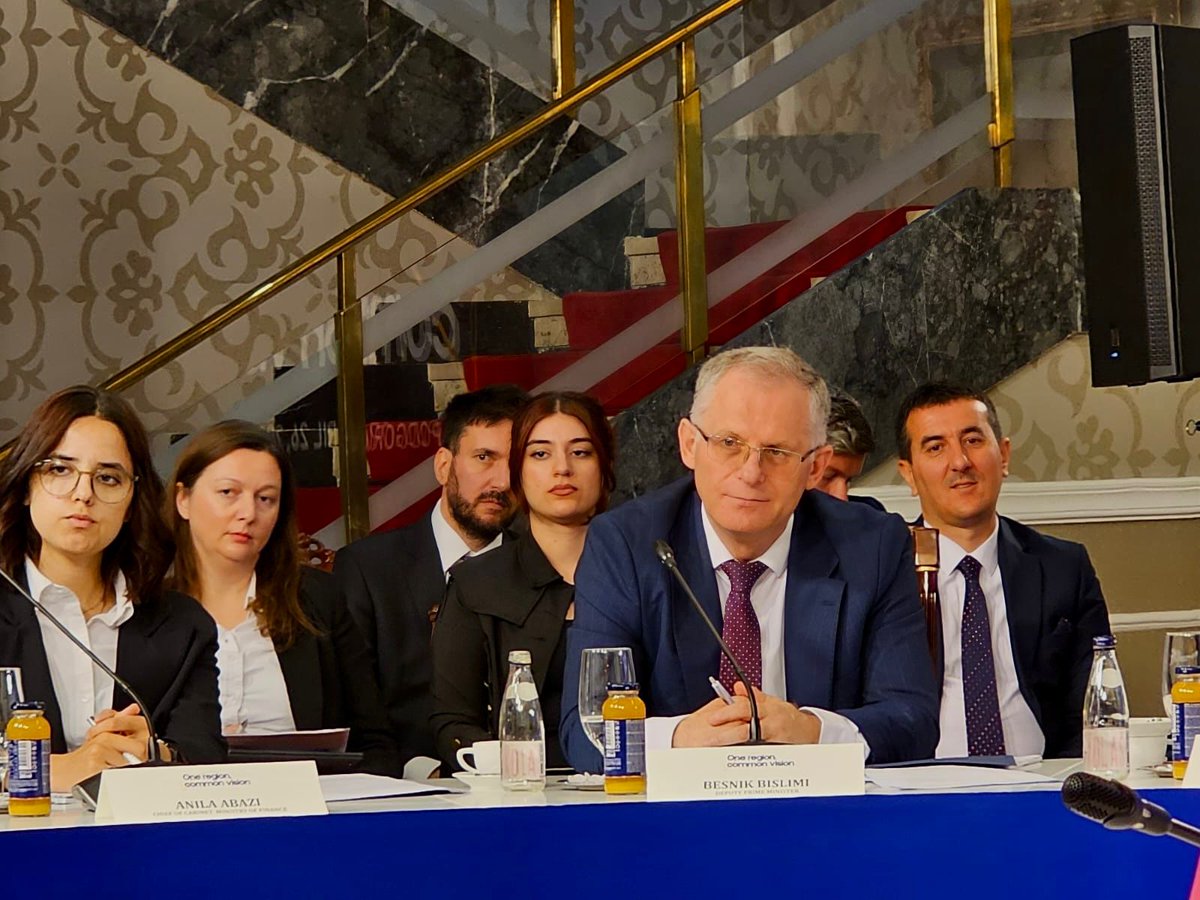 After Tirana the following ministerial mtg. of WB6 w/EU on Growth Plan was held in Podgorica. We deepened our discussions on the priorities of the GP & important elements to push fwd. Access to SEPA, trade-transport facilitation & innovation can increase our regional cooperation.