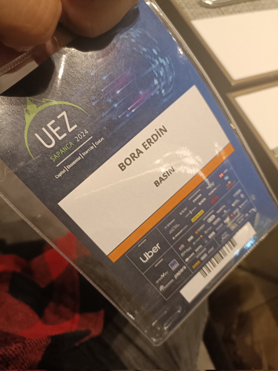 Uludağ Ekonomi Zirvesi’nde #UEZ konuşan Missouri Üniversitesi F. A. Hayek İktisat Tarihi Profesörü Max Gillman'ın söyledilerini kulaklarımla duydum ama inanamadım. Cumhurbaşkanı Recep Tayyip Erdoğan Gillman'a “Putin faizin enflasyondan düşük olması gerektiğini söylüyor” demiş.…