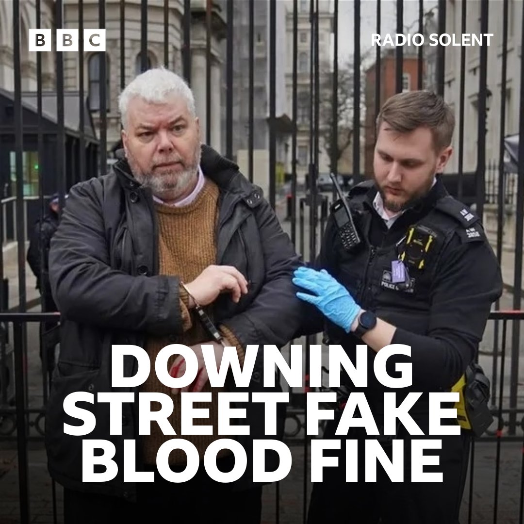 A married couple from Dorset have been fined for smearing fake blood on the Downing Street gates. 👉 bbc.in/3JBVeVJ