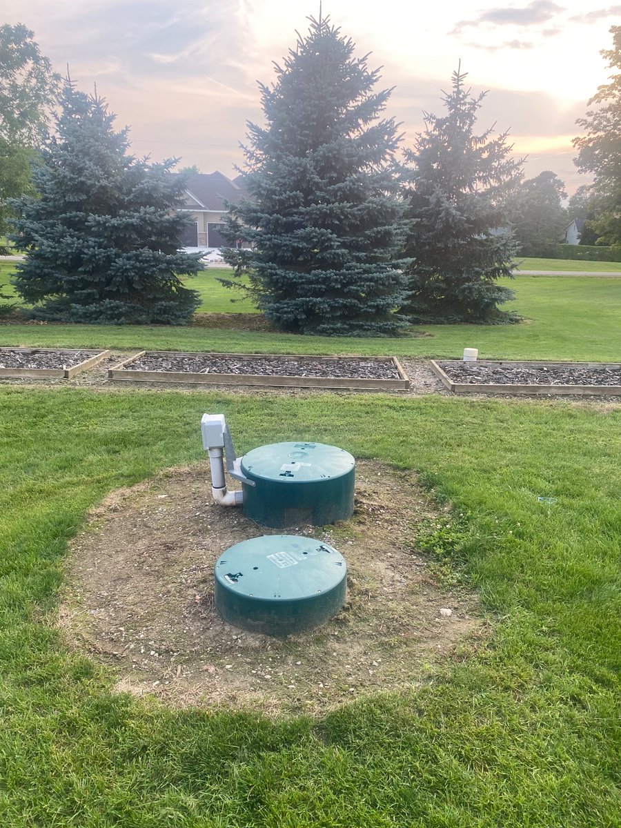 Some side yard @WaterlooBiofilt Flatbeds looking good in the landscape 
in Southern Ontario. 

Best option for combined treatment & dispersal.