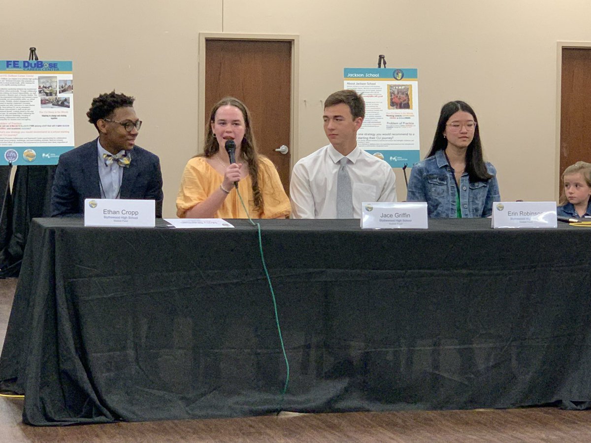 Student Leaders presenting at SC Dept. of Education Collective Leadership Showcase @BlythewoodHigh “Welcome Home” “In our family, every voice is heard” 💙💛🙌🙌