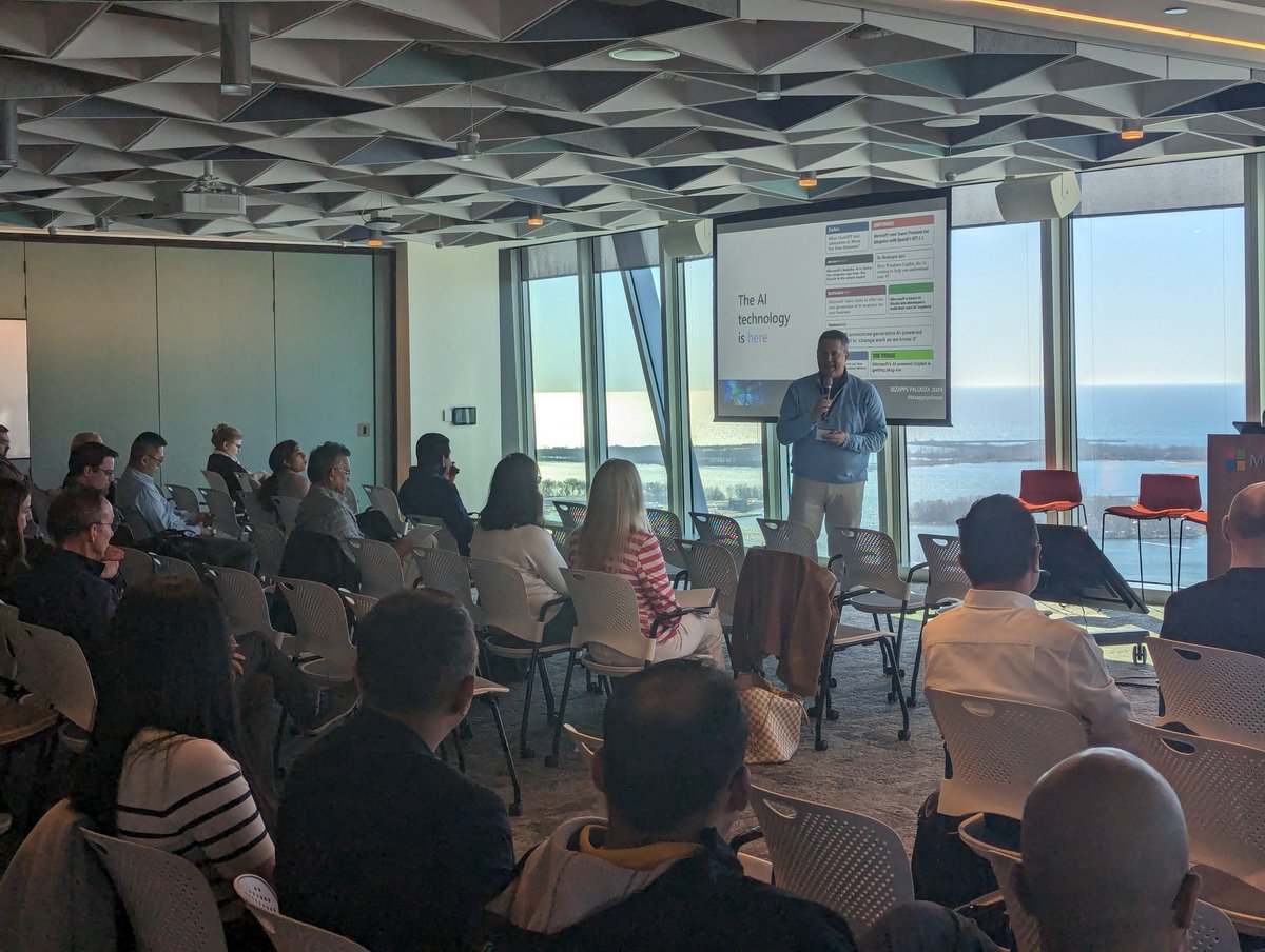 Jay Curry kicking things off on trends in Business Applications at #bizappspalooza