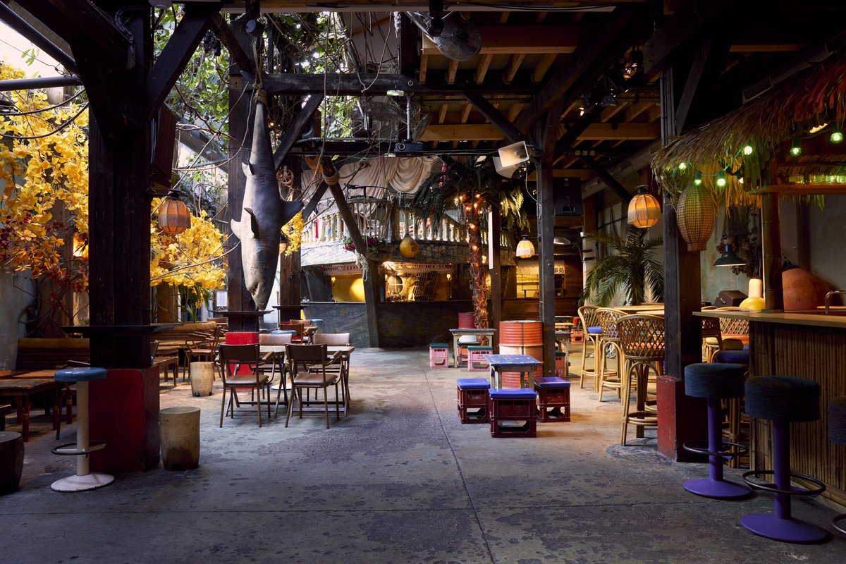 Découvrez la salle Bateau au Comptoir Général !

Composée de 3 niveaux distincts, cette salle peut accueillir jusqu'à 300 personnes en cocktail ou 70 en plénière. ✨

Adaptabilité et polyvalence pour vos événements !

📧commercialisation@lecomptoirgeneral.com

#lecomptoirgeneral