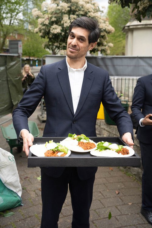 🌿✨ Team work makes the dream work! This week we joined forces with <a href="/BOSTSE1/">Bankside Open Spaces Trust</a> &amp; amazing volunteers from local businesses to breathe new life into Queen Elizabeth Gardens 💚 Thank you <a href="/HilsonMoran/">Hilson Moran</a>, <a href="/MacfarlaneAssoc/">MacfarlaneAssoc</a>, <a href="/Entocycle/">Entocycle</a> , <a href="/graingerplc/">Grainger plc</a> <a href="/HiltonHotels/">Hilton Hotels</a> + shout out to