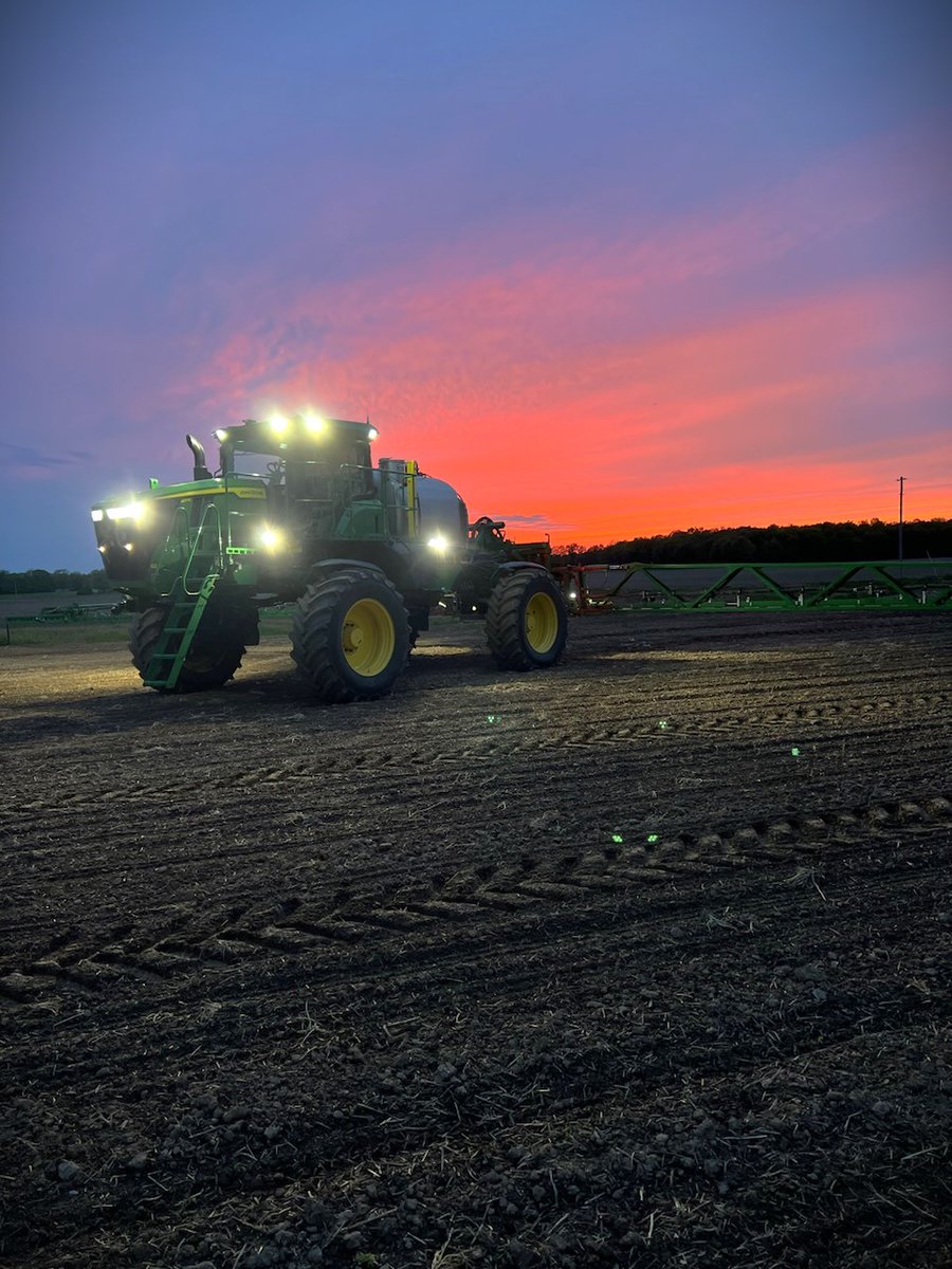 Topagcoop's tweet photo. Shoutout to the dedicated employees at Top Ag Cooperative for going above and beyond. Custom Applicator, Parker Lane, was putting in the long hours last night to beat the rain and get the job done. #TopAgCooperative #TeamEffort #Dedication https://t.co/HHNfTF6Axy