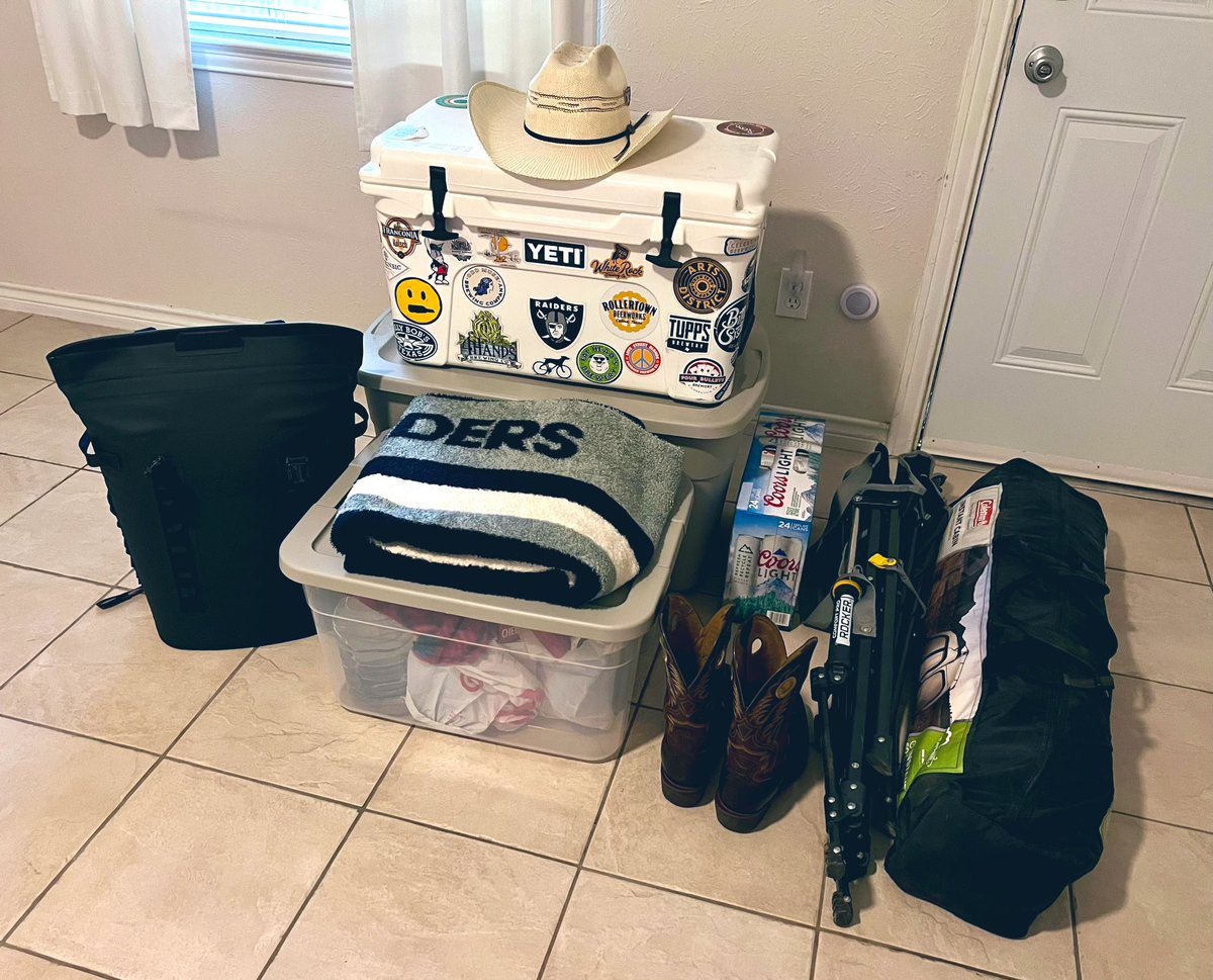 Drin006's tweet photo. Fitness done. โ๏ธ Time to load up & head to Melody Mountain Ranch for #LJTFest @texasmusicfest โ๐ฝ ๐๏ธ โ๏ธ ๐ถ https://t.co/Q1dl9zhptz