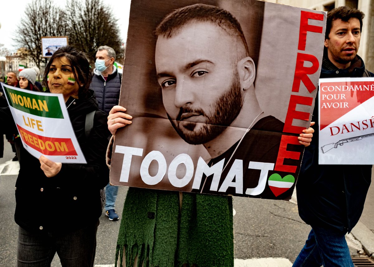 La repisto Toomaj Salehi mortokondamnita povus ricevi punredukton neniammilitointerni.over-blog.com/2024/04/la-rep… #ToomajSalehi #mahsaamini #FreeToomajSalehi #Esperanto