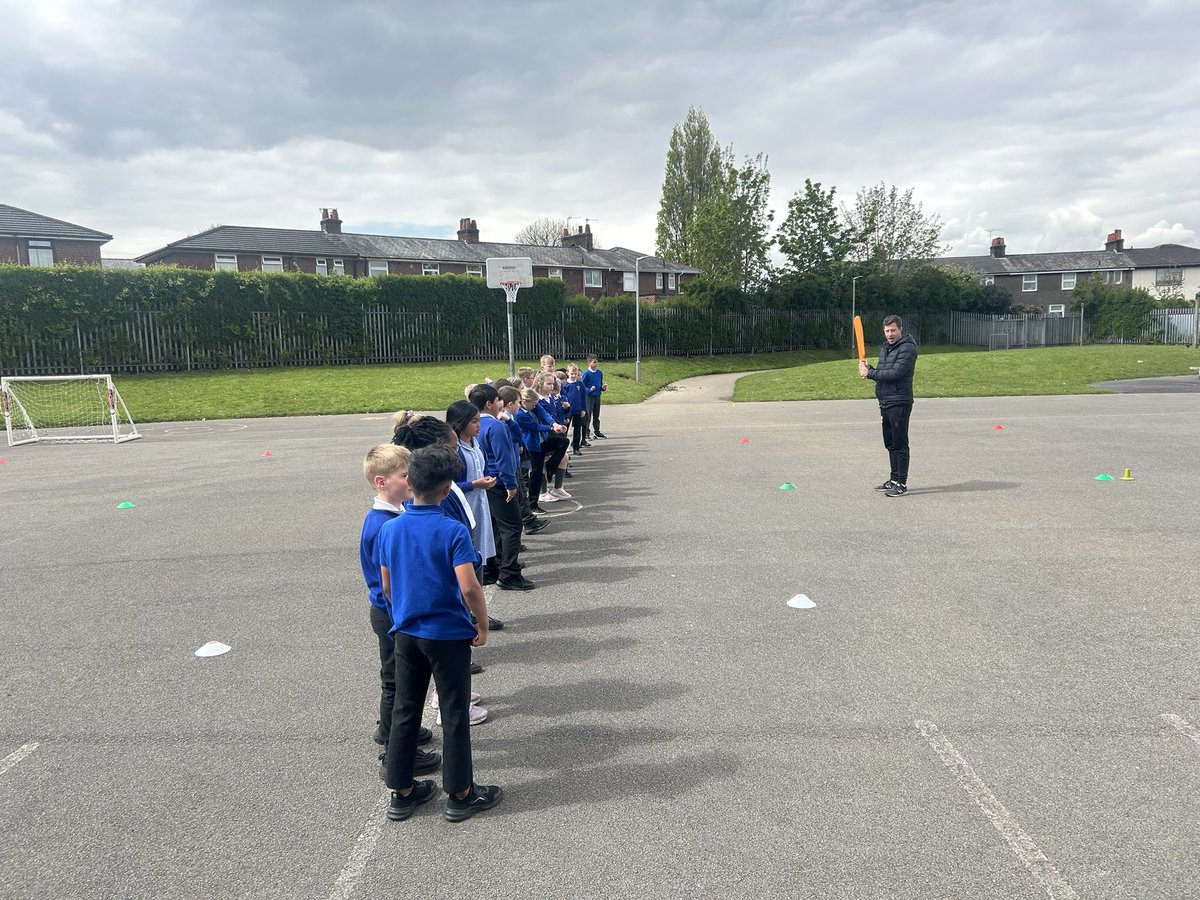 Class 3/4M tweet media