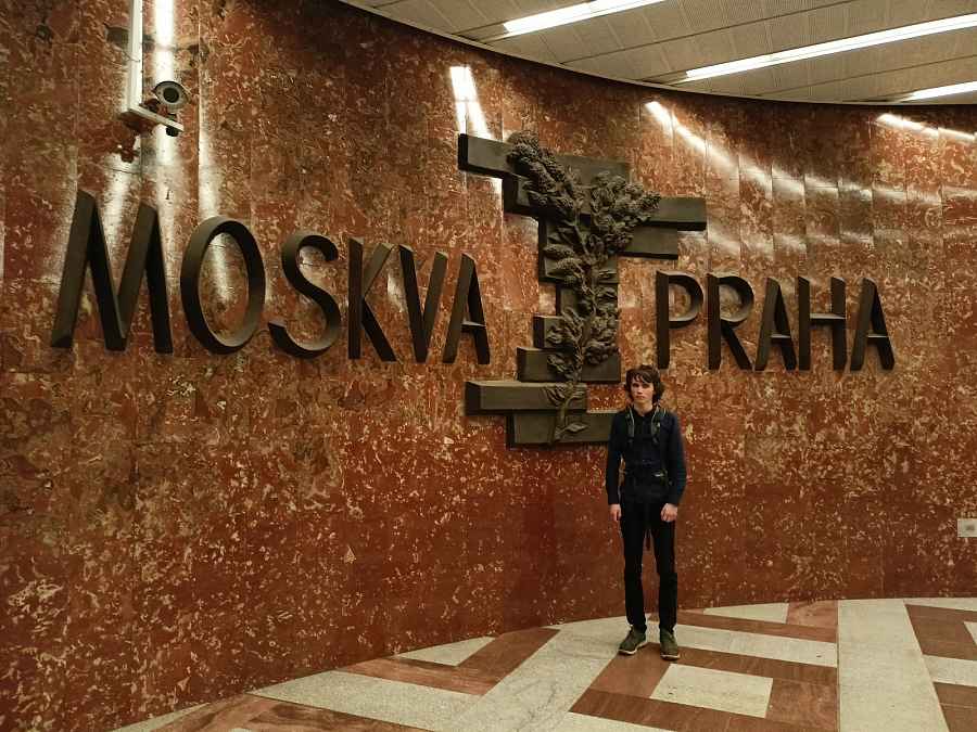 This 16 y.o. lad is fighting for the removal of decorations in the Prague subway that commemorate Czech-soviet friendship. 👏👏

Keep it up, #NAFO is with you!
Down with the symbols of tyranny!