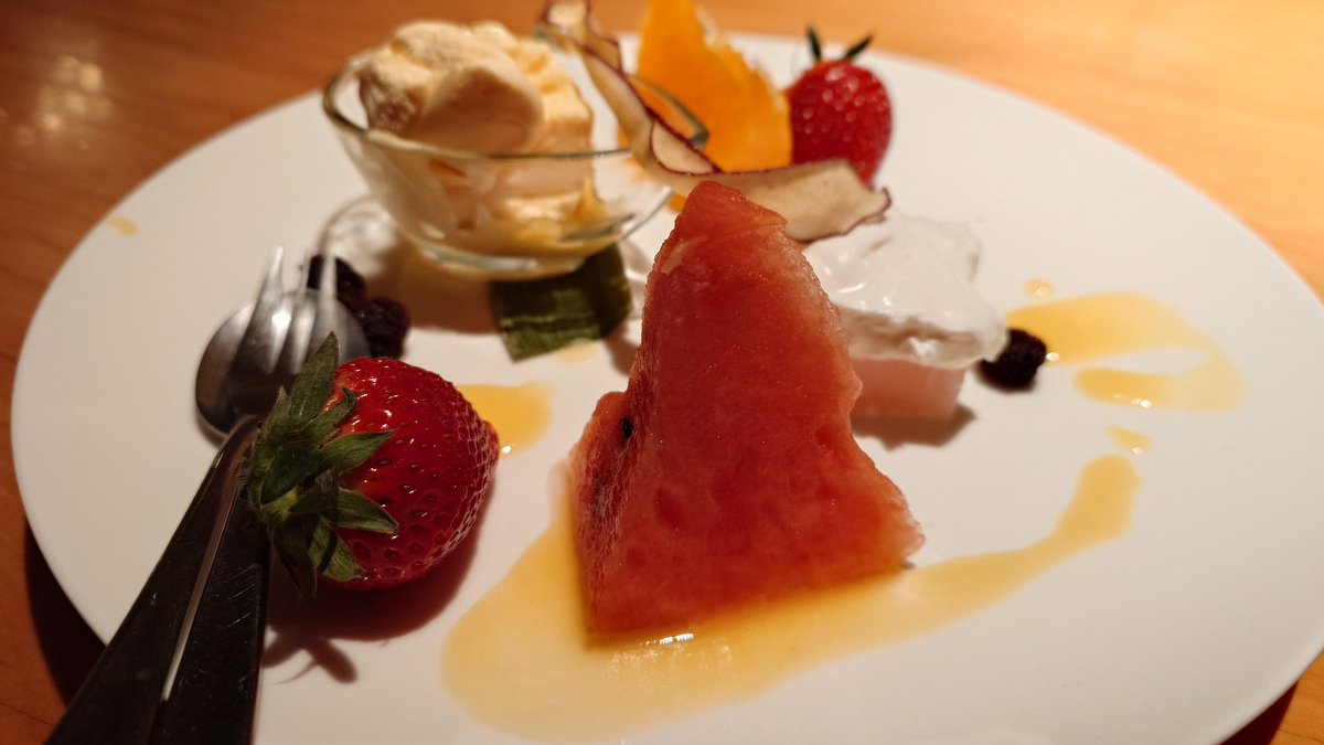 Getsutouya's tweet photo. 最後のデザート
#REALChat
#REAL流浪譚詩 https://t.co/tn2myk4lpl