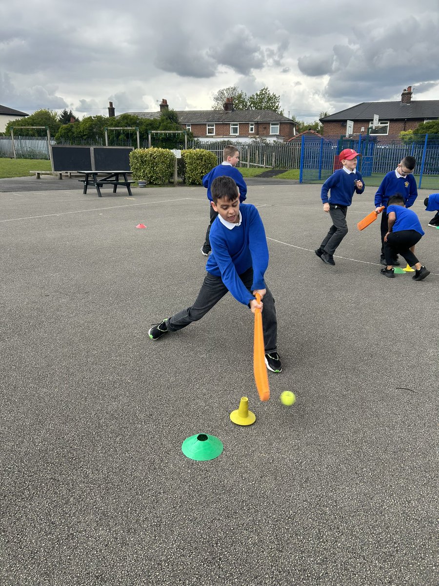 Class 3/4M tweet media