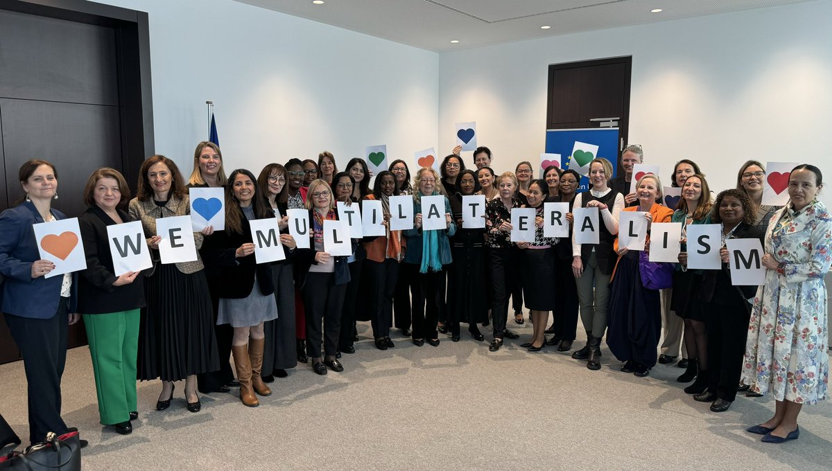 💙A simple but powerful message in support of multilateralism! For #MultilateralismDay 🇪🇺Ambassador Knudsen was pleased to discuss w/ women Ambassadors & UN chiefs how to further increase women leadership in the multilateral setting. #MultilateralismMatters 🇺🇳#GenerationEquality