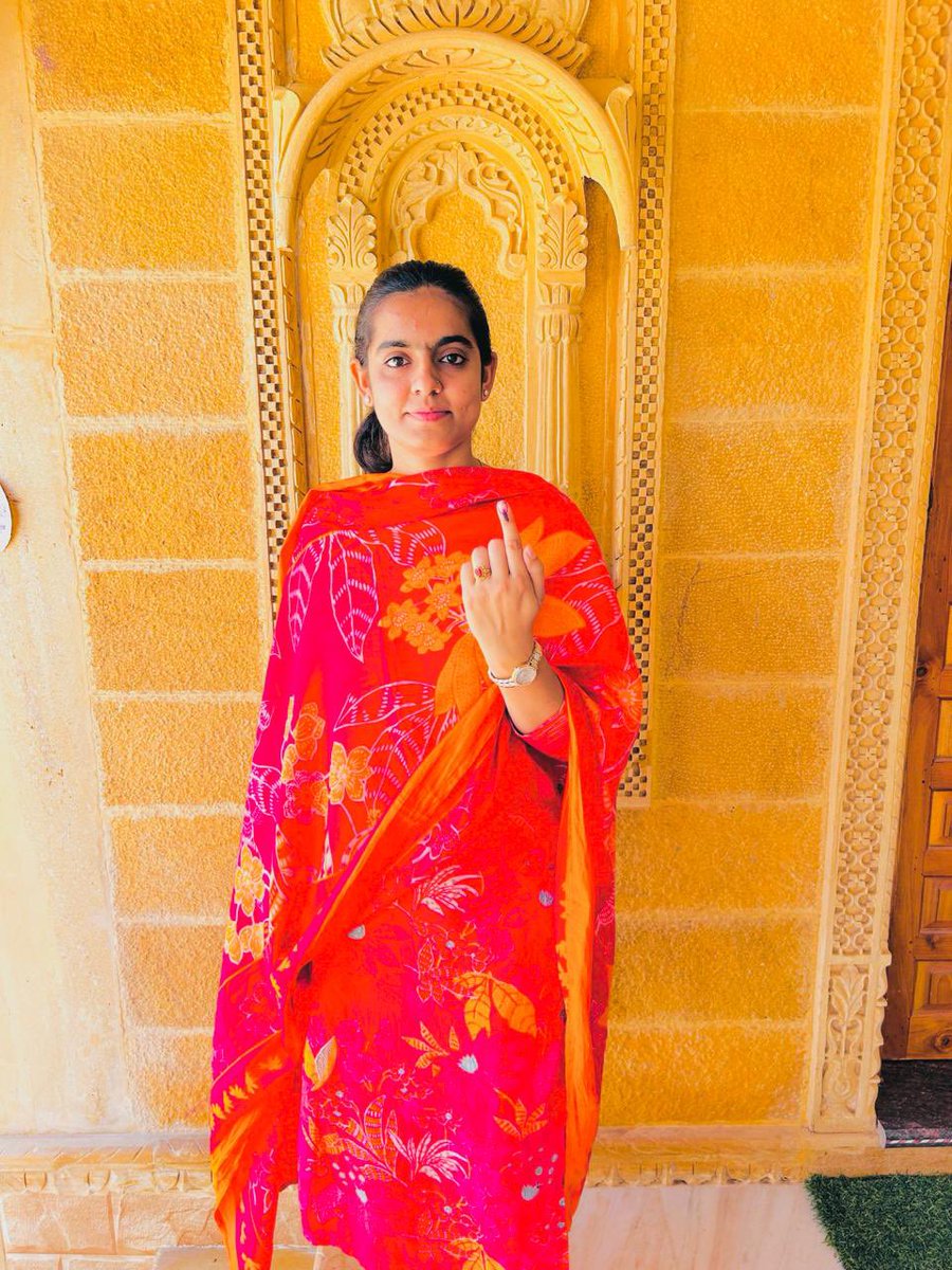 🗳️
#LokasabhaElection2024 
#Voting #Jhinjhinyali #Jaisalmer