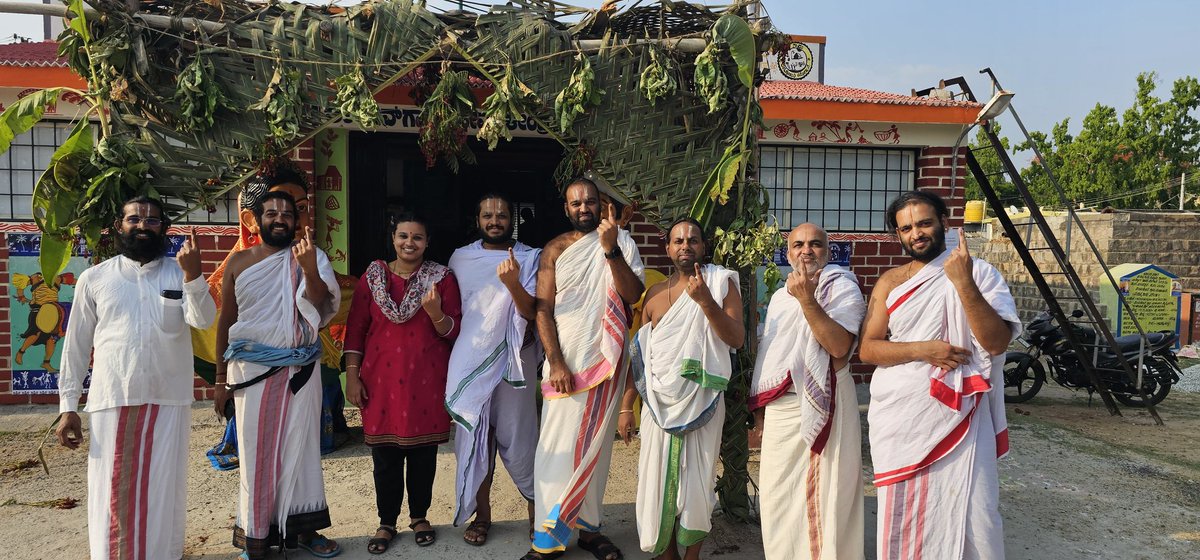 #LokasabhaElection2024 Inked today. Huge Saffron wave. Melukote Gramapanchayath building ethnic booth. #AbkiBar400Par