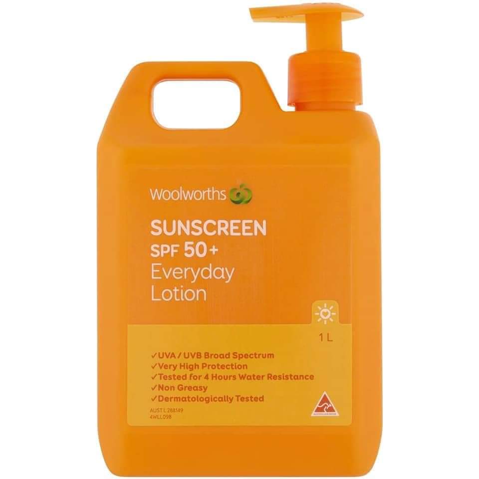 เปิดพรีรอบ6 Woolworths Sunscreen Spf 50+กันแดดที่ช่วยป้องกันรังสี uva&uvb กันน้ำกันเหงื่อ ทาได้ทั้งหน้าและตัว ซึมผิวง่าย ใช้เองแนะนำเลยใช้ดีมาก 1000ml ราคา 790฿ ส่งฟรี มัดจำ50% cf no cc