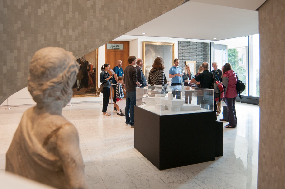 On 8 May join us in the afternoon for our Museum Taster Tour @RCPhysicians! The guided tour from an expert guide features: 👩‍🎨 our artworks 🩺 our collections of medical tools 🤩our Grade I listed architecture ⭐️ & more! Book free now tinyurl.com/ar4xpmwp