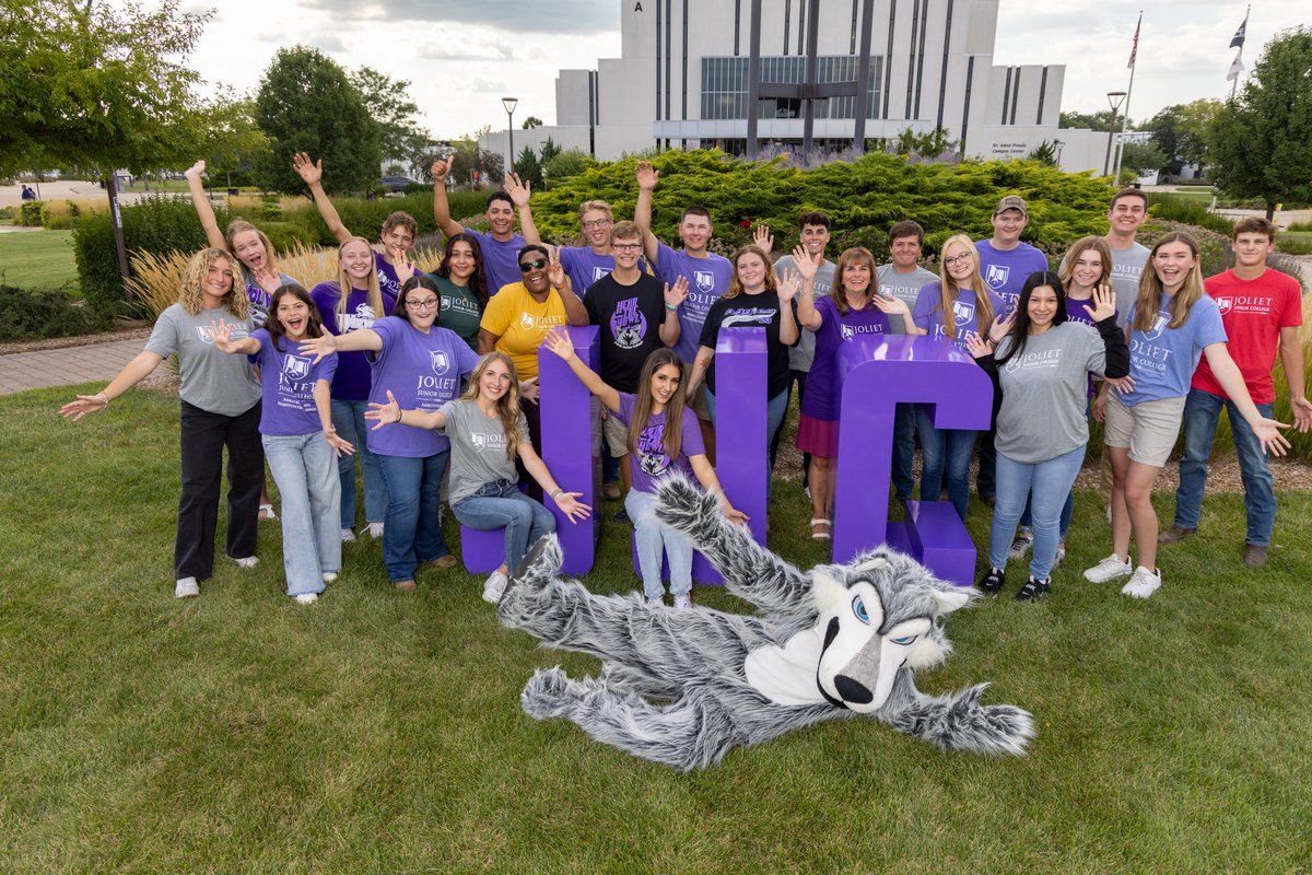 Congratulations to the JJC Foundation for awarding $1 million in donor-funded scholarships in 2023-2024! 🎉

Read more at bit.ly/1M-JJCF.

@JJCalumni 💜

#JJCisCollege #4EveryStudent4EveryCommunity #CCMonth #ILCommunityCollegeProud