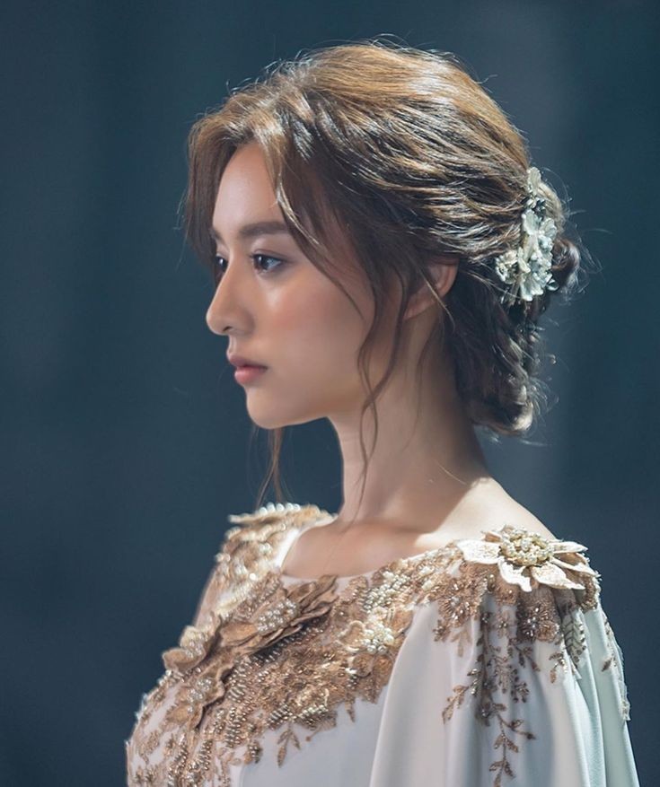 KimJiWon was so majestic in portraying the character of the high priest. The curse scene still gives me goosebumps to this day. Tanya, a pure and innocent girl is forced to deceive her surroundings in order to gain power for her people. 

#ArthdalChronicles