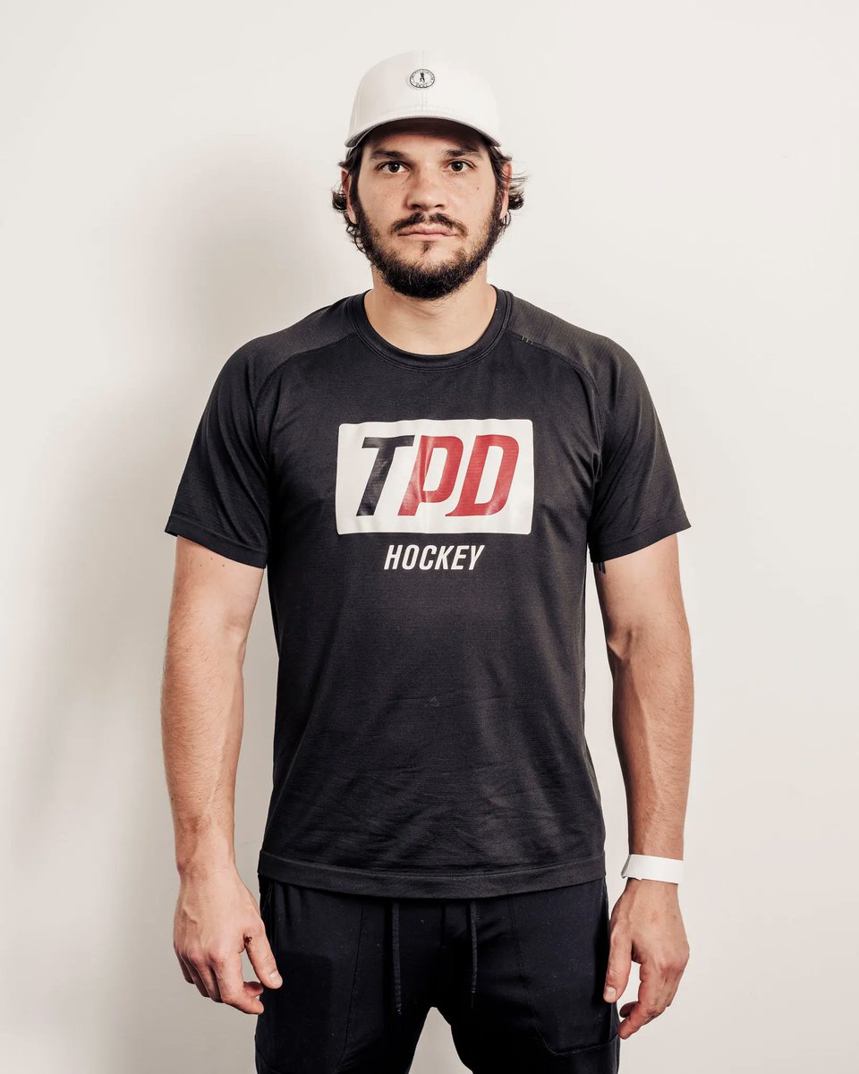 buzzsprout.com/881980/14960797 Today’s conversation is with Daniel Carcillo, two-time Stanley Cup winner with the Chicago Blackhawks, and ten-year veteran of the NHL. Daniel also played with the Philadelphia Flyers, Los Angeles Kings, Phoenix Coyotes, and one season with the New York…