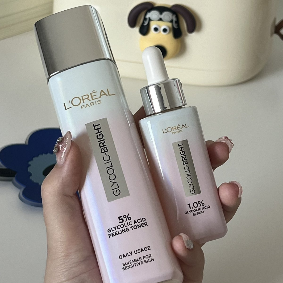 Loreal ไลน์ glycolic bright ลดรอยดีมากๆนะ ถึงจะอวยเรื่องผิวขาวขึ้นเยอะมาก (เพราะขาวขึ้นแบบฉ่ำจริง แต่ของแถมคือลดรอยดีสุดๆ จางไว แต่ต้องไม่ใช่ผิวแพ้ง่ายนะ