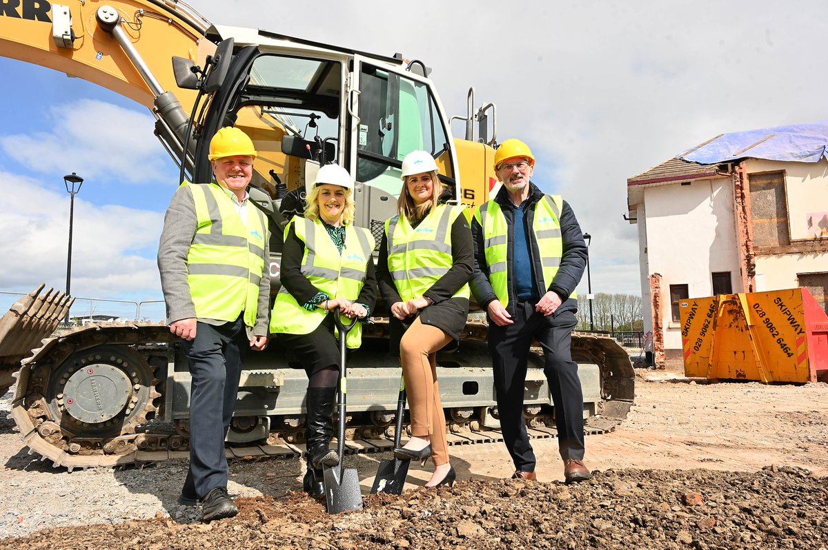 Junior Ministers Aisling Reilly and Pam Cameron have visited an ambitious £2.9 million redevelopment project aimed at improving community relations in South Belfast. Read more ⬇️ executiveoffice-ni.gov.uk/news/work-begi…