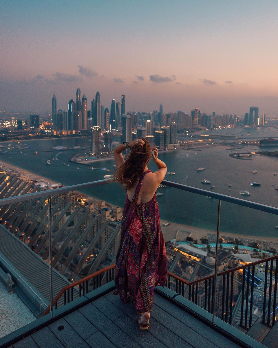 Your sunset views could look like this 😍 The View Palm offers 360-degree breathtaking panoramas of Dubai, 240 meters above ground. 📸 @paulinegrossen #VisitDubai
