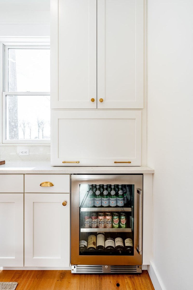 #OnTheBlog: Struggling with finding space in the kitchen? 

No matter how big or small your space may be, balancing storage and organization in the kitchen is a common challenge for everyone. 

Discover five space-saving solutions:
buff.ly/3wi7ebJ 

📸: Apuzzo Kitchens