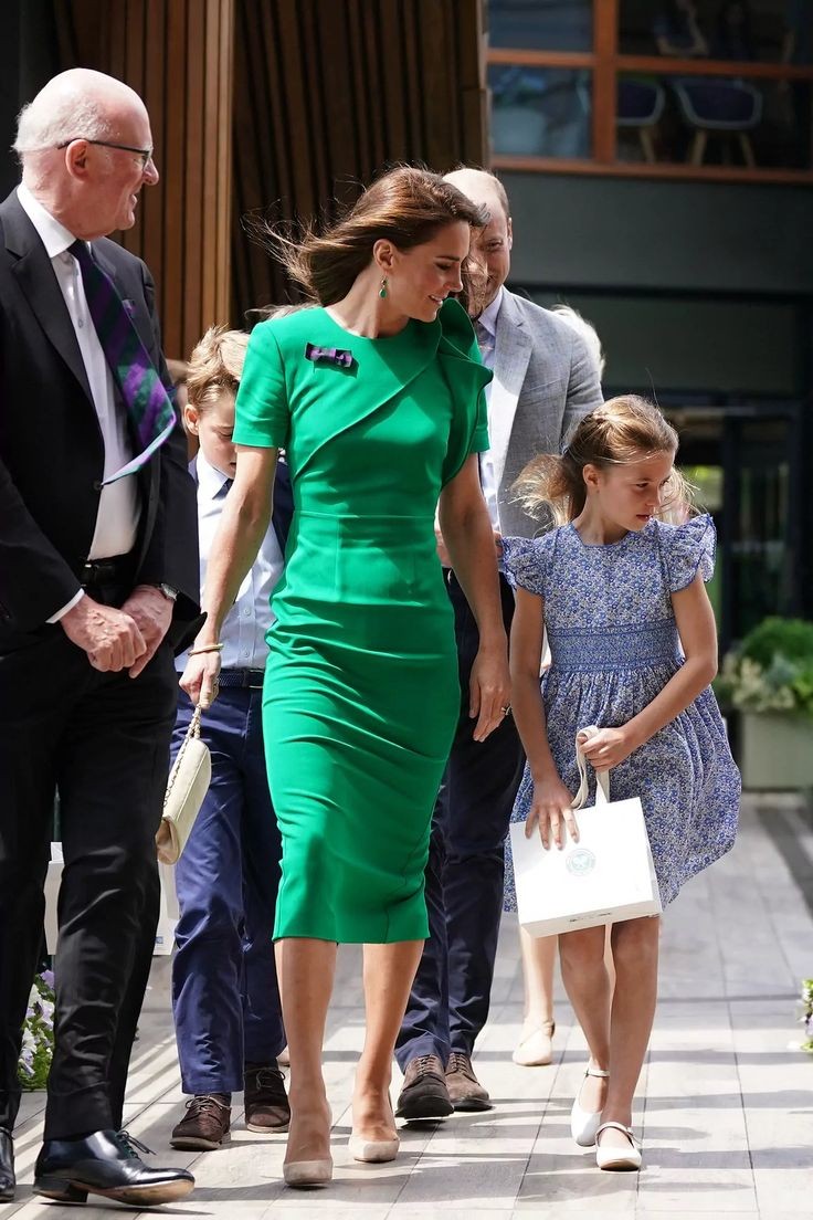 The Princess of Wales & Charlotte 💚