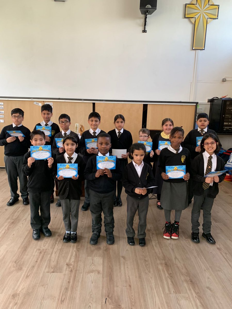 Congratulations to our certificate winners who have worked so hard! 👏🏽😊📚#catholiclifehfb10