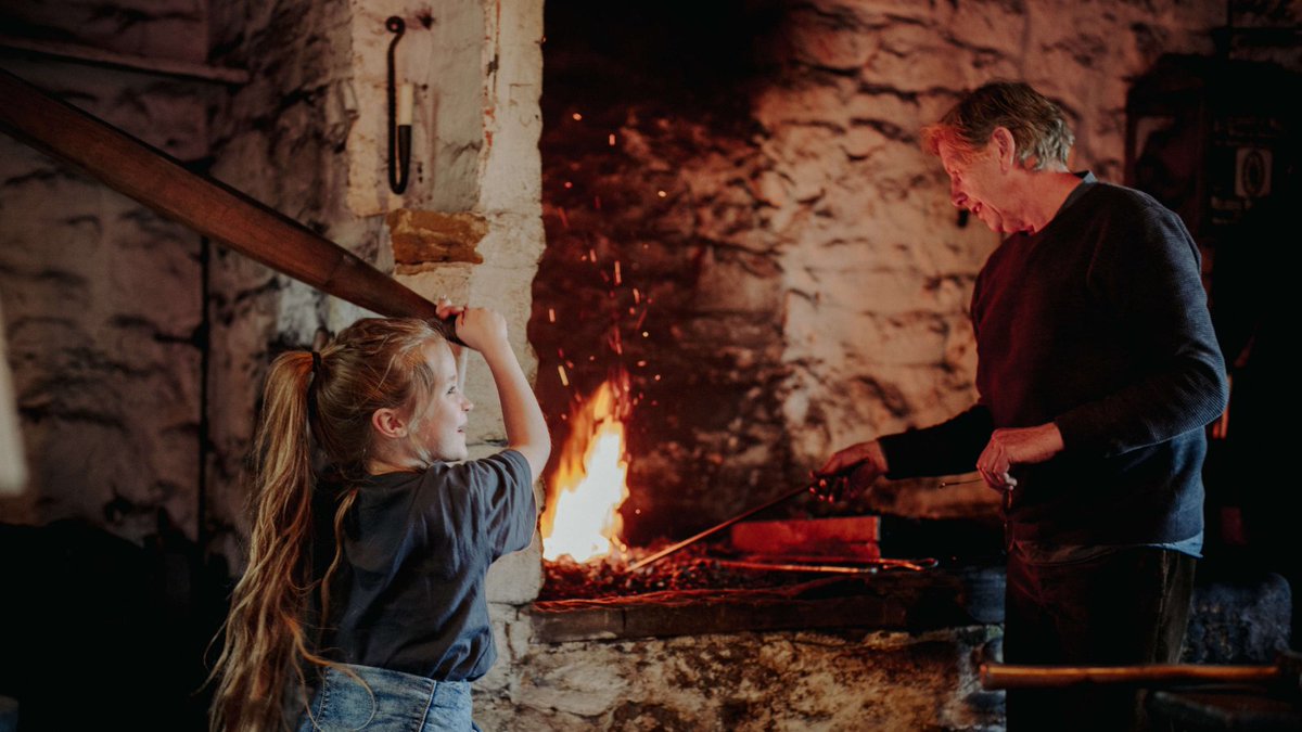 Connect with local heritage at our Country Skills Day tomorrow! Try your hand at rope making with traditional materials and watch horseshoes emerge from molten metal at Lisrace Forge. Book tickets and see the full list of activities on show here → bit.ly/4aX1O4D