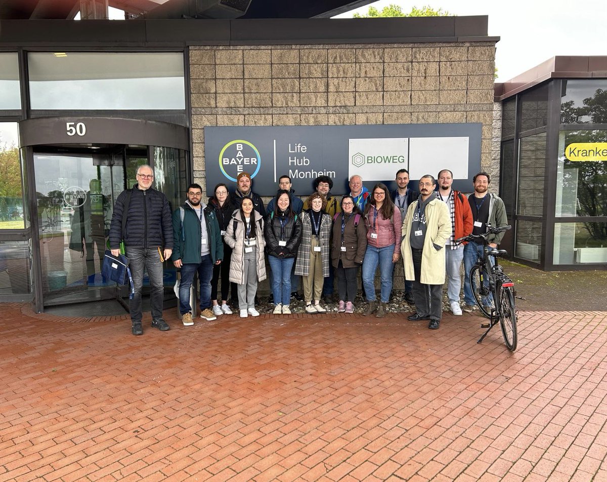TUM x Elite Network Bavaria ‘Proteomes that Feed the World’ @CropProteomics team visited @Bayer4Crops in Monheim, NRW during the last two days. 

I was honoured to do a presentation for the importance of #proteomics in #crop #research.