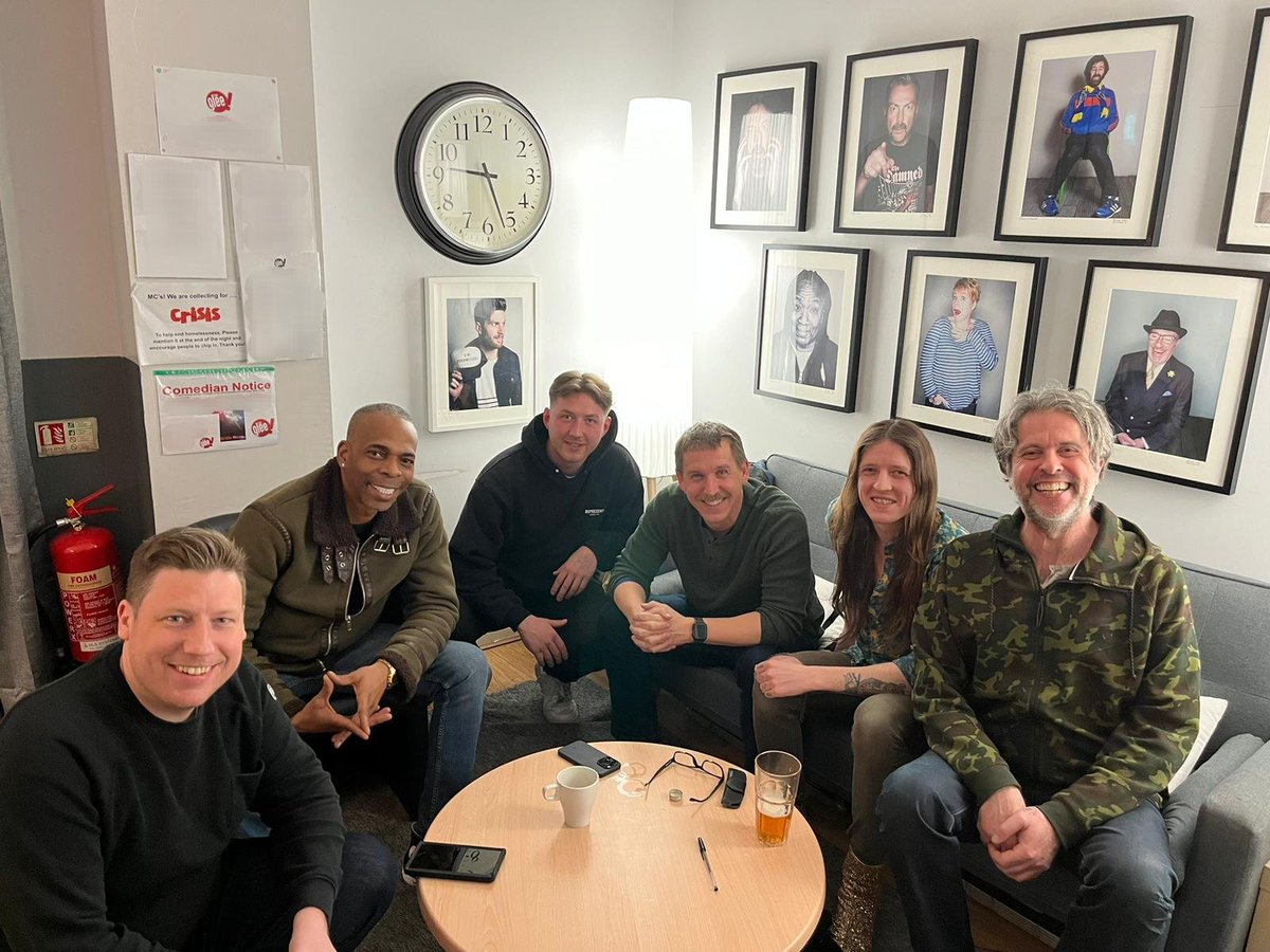 What a pleasure it was to spend last night being entertained by this hilarious bunch at what was an incredible Comedy Carousel! @JSalmonComedy, @SLIMcomedian, @SpensleyOscar, Simon Hall, Andy Robinson & Adam Jaremko 👏 Comedy Carousel returns next Thu! 🎟bit.ly/ComedyCarousel