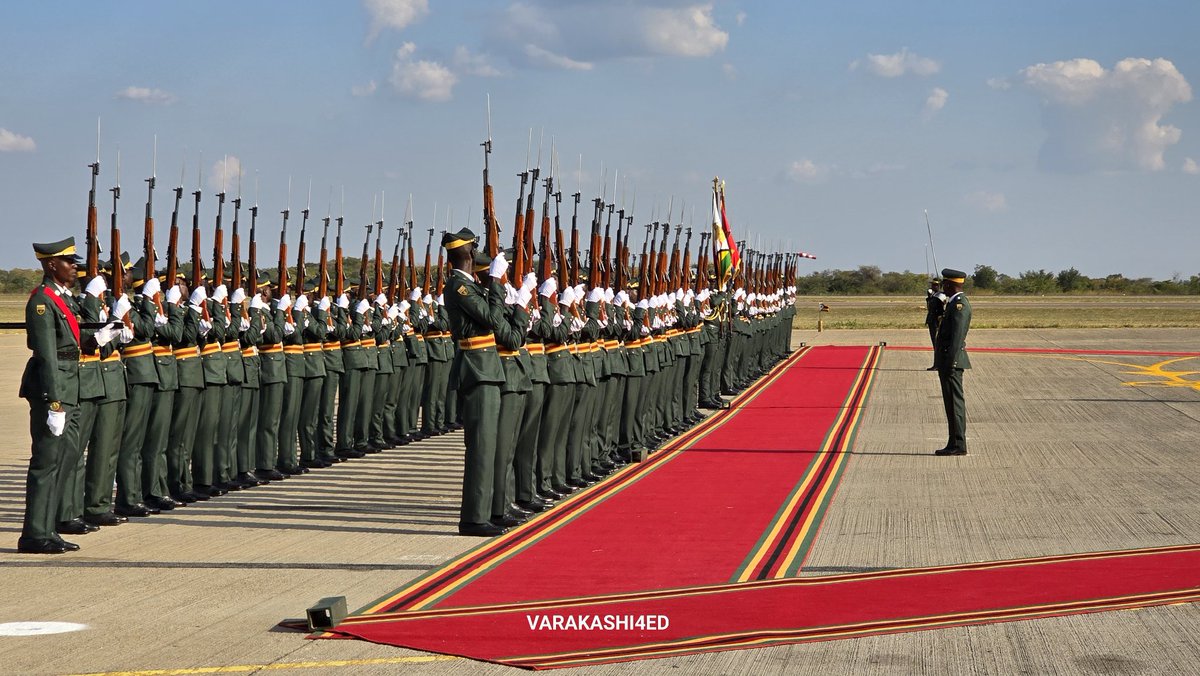 The Presidential parade is now ready to welcome the Kenyean President H.E. Dr. William Samoei Ruto. Scores of Zimbabweans have also thronged Joshua Mqabuko Nkomo International Airport awaiting his arrival at 16:00.