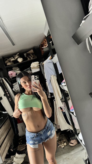 Good Friday, How would you prefer to spend this weekend with me? 😏🍒  #fridaymorning #FridayFeeling #FridayVibes<a href="/tag/fridayfeeling"class="tags"><span>#fridayfeeling</span></a><a href="/tag/fridayvibes"class="tags"><span>#fridayvibes</span></a><a href="/tag/fridaymorning"class="tags"><span>#fridaymorning</span></a>