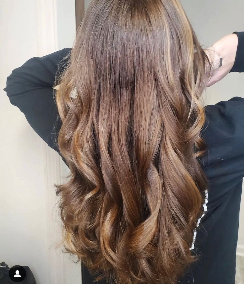 'Bringing out the natural brightness with hand-painted balayage! ✨ #NaturalBalayage #HairTransformation #BrunetteBeauty