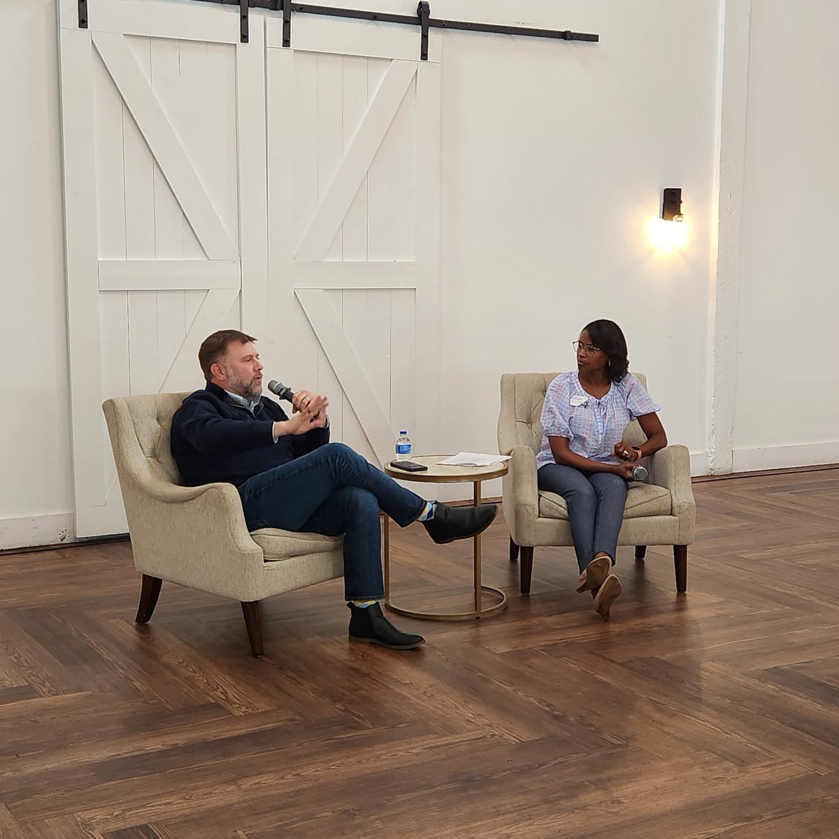 #FlashbackFriday - We're taking it back to our last Thought Leaders Luncheon with Nicholas Holland. Nicholas spoke about how AI is transforming marketing and why embracing it is crucial for success. 

#AMANashville #AIinMarketing #NashvilleMarketers #NashvilleMarketing #FBF