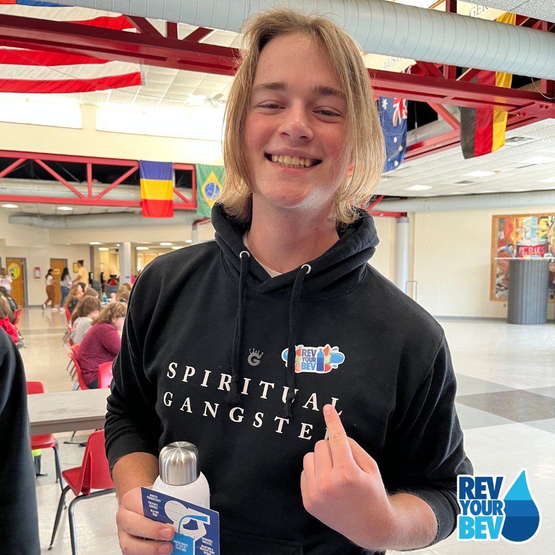 The FREE resources @RevYourBev offers definitely deserve a thumbs up!👍🏾 #RevYourBev is all about being a partner & resource to help our schools achieve their water promotion initiatives. Check them out at revyourbev.com! #RevYourBevWeek #YStreetMovement @healthyyouthva