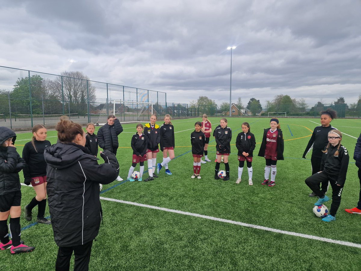 ⚽ Jade Bell visited the Under 10s and Under 12s at the PDC this week! The striker was there to inspire the players and promote the first team’s fixture at Sixfields next Sunday. Tickets are available at ntfcdirect.co.uk. #ShoeArmy 👞